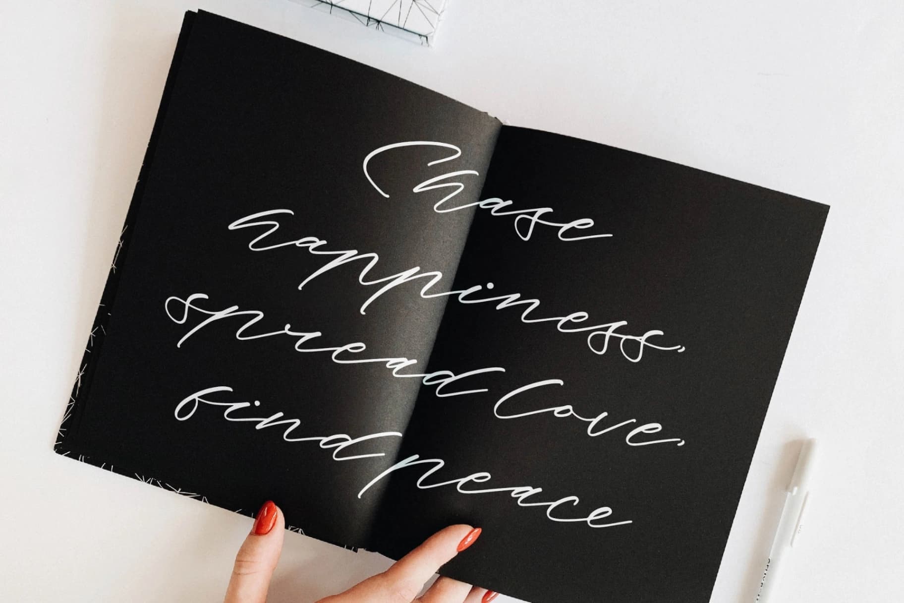 Preview 7 for Paradox Horizon - Modern Script Font
