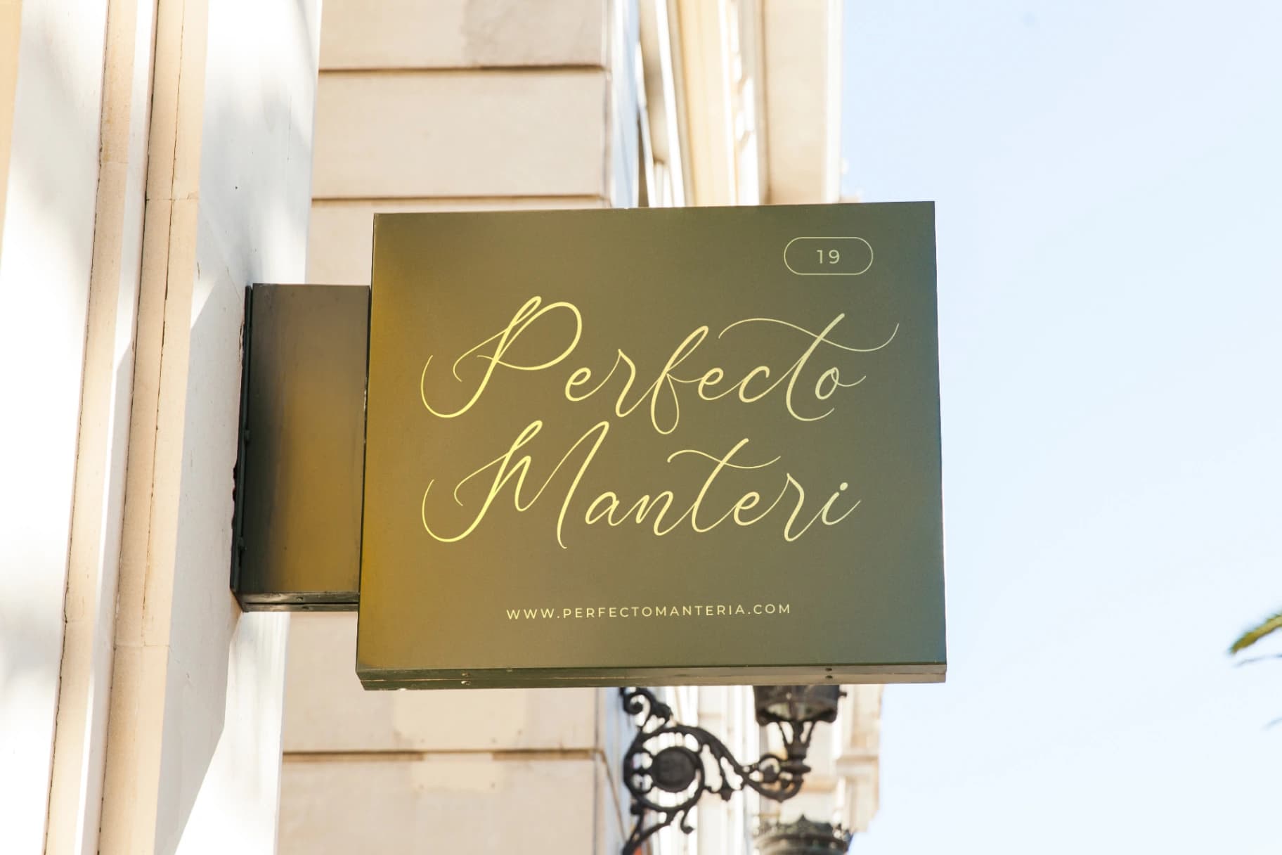 Preview 10 for Bottonia Scottella - Stylish Calligraphy Font