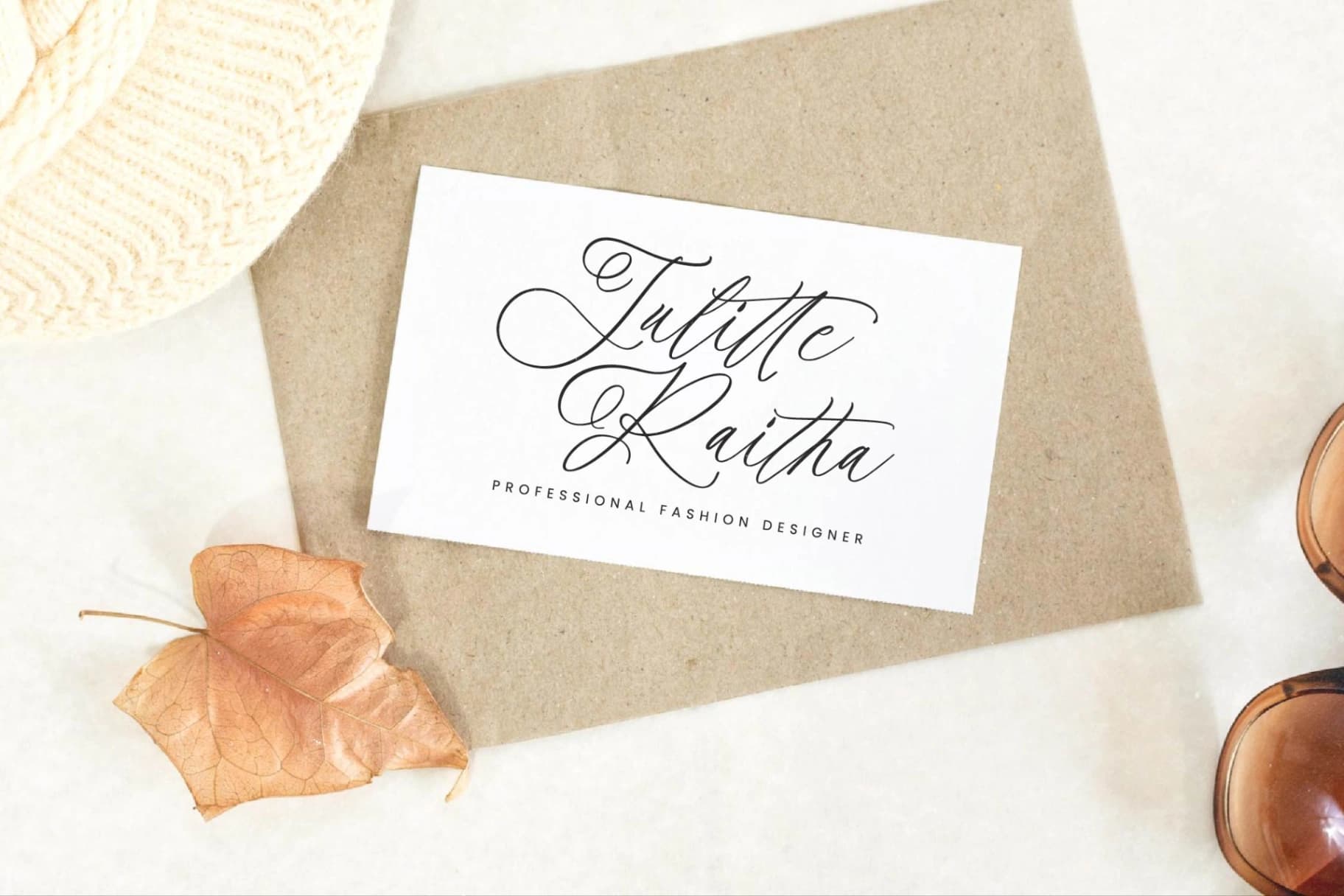 Preview 3 for Scarletta Boutique – Handwritten Calligraphy Font