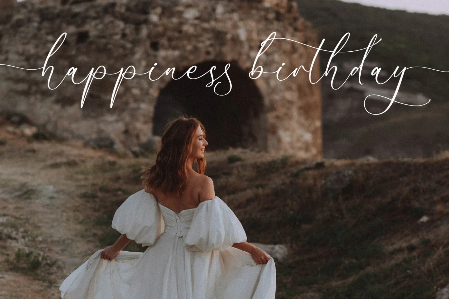 Preview 4 for Gutierha Pattery - Luxury Script Font