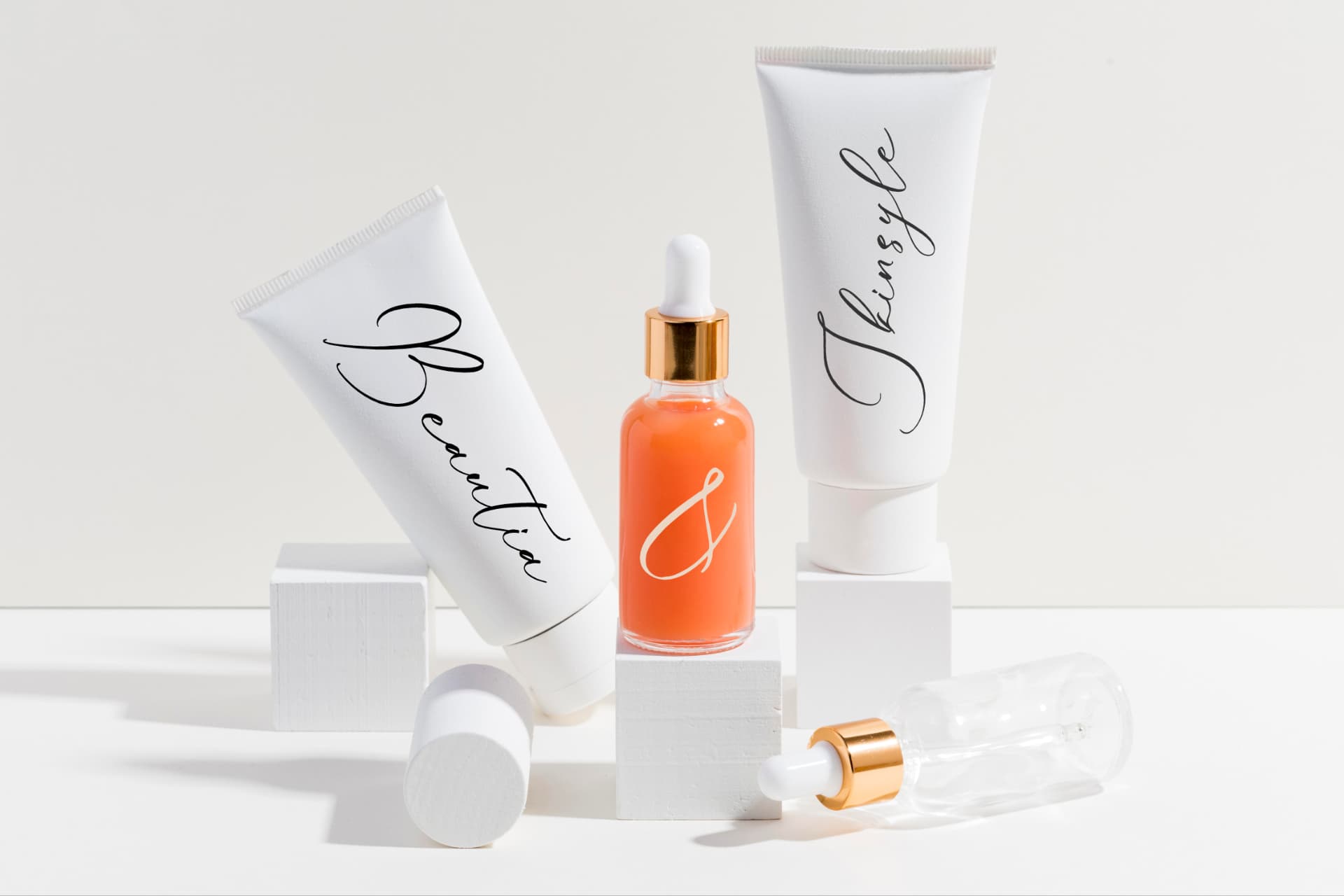 Preview 11 for Qlouchester Westfild - Luxury Script Font